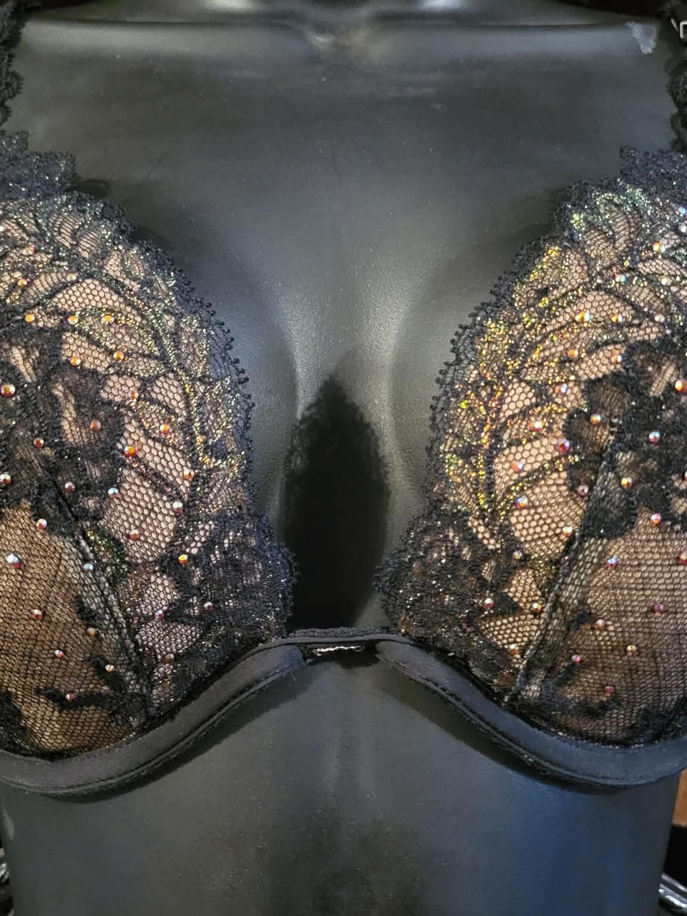 Victoria's Secret Black Lace Embellished Stones Very Sexy Push-Up Bra 34DD
